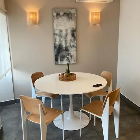 Lejlighed Bel Bord De *